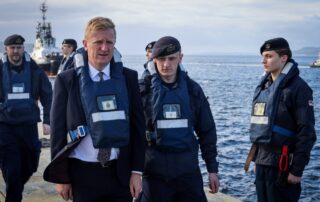 Submariners praised as First Sea Lord greets returning nuclear deterrence patrol